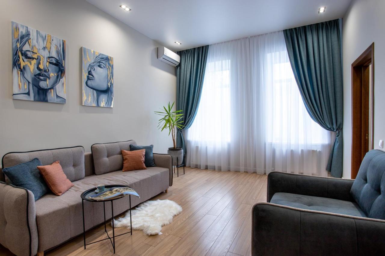Двух Комнатная Квартира В Центре Mykolaiv Exterior photo