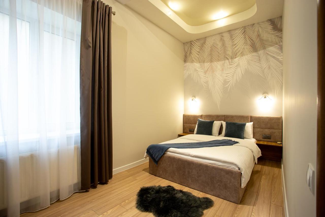 Двух Комнатная Квартира В Центре Mykolaiv Exterior photo
